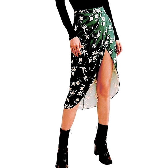 Urban Outfitters Silk Green with cream flowers skirt with slit, size: small - Picture 2 of 8